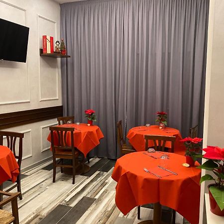 Ricaroka Hotel Albenga Exteriör bild